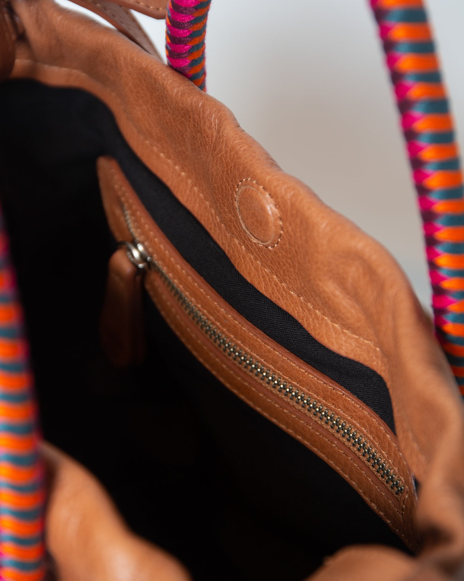 Irupe Medium - Tan Hypnotic