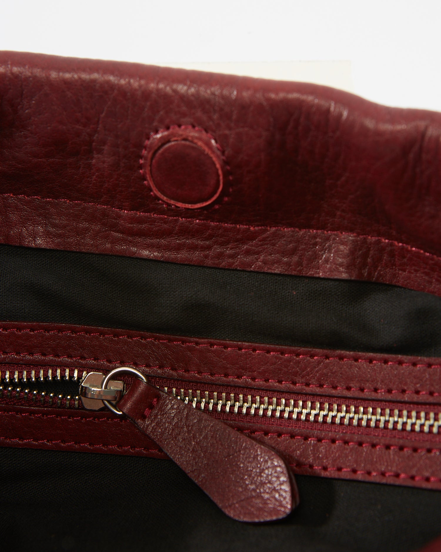 Irupe Medium Leather Bag - Burgundy