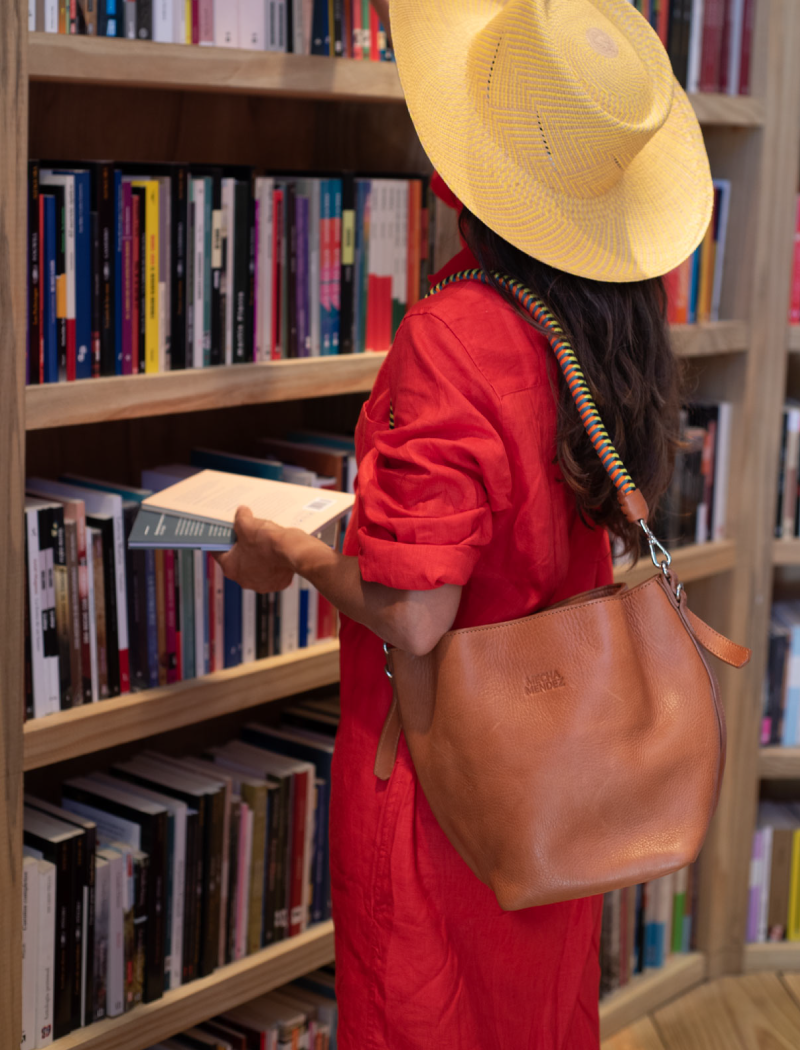 Bucket Medium - Tan Amazonica