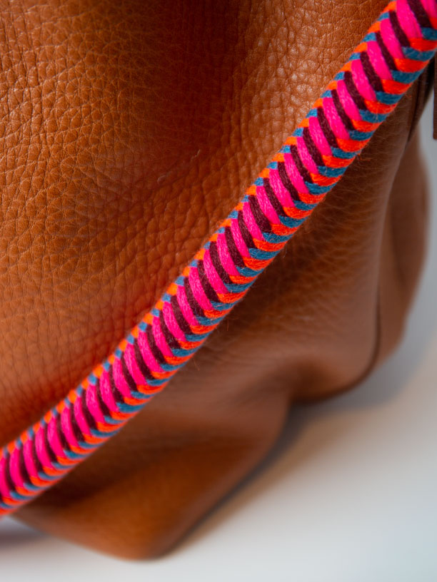 Bucket Classic - Tan Hypnotic