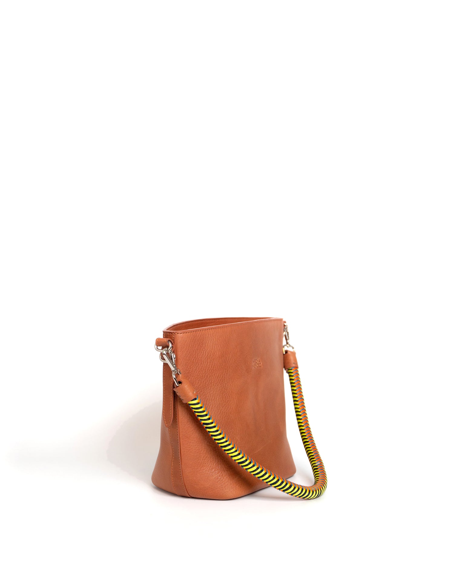 Bucket Medium - Tan Amazonica