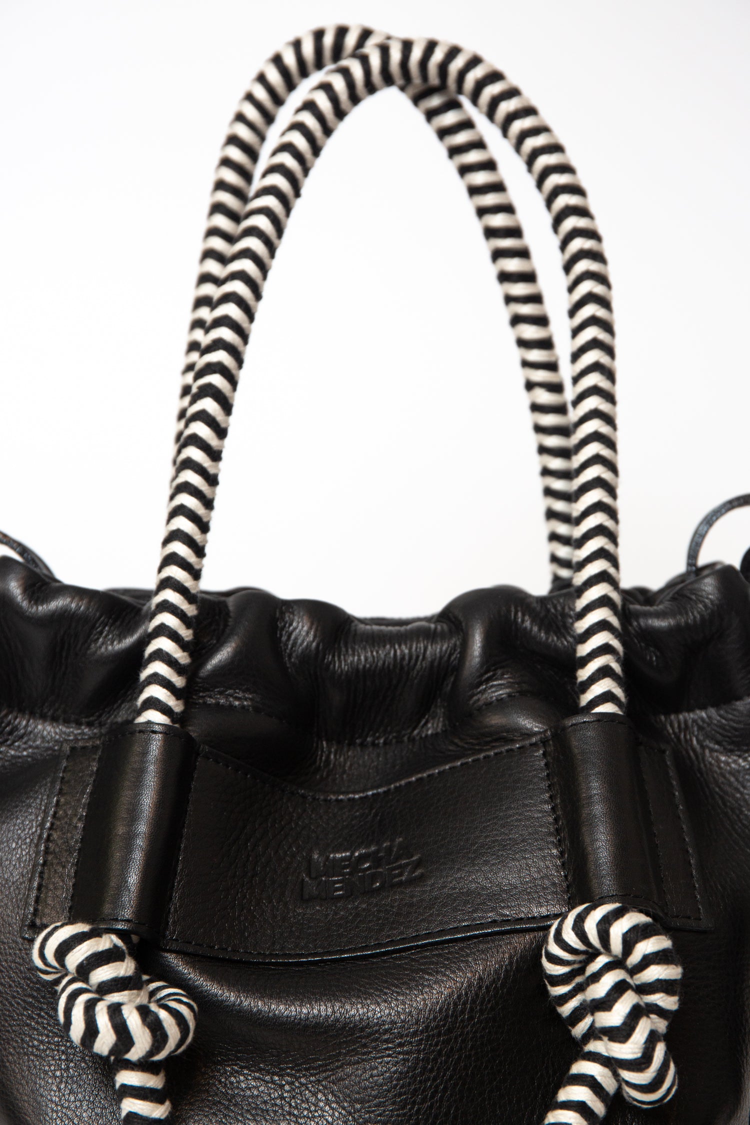 Irupe Medium Leather Bag - Black Bataraza