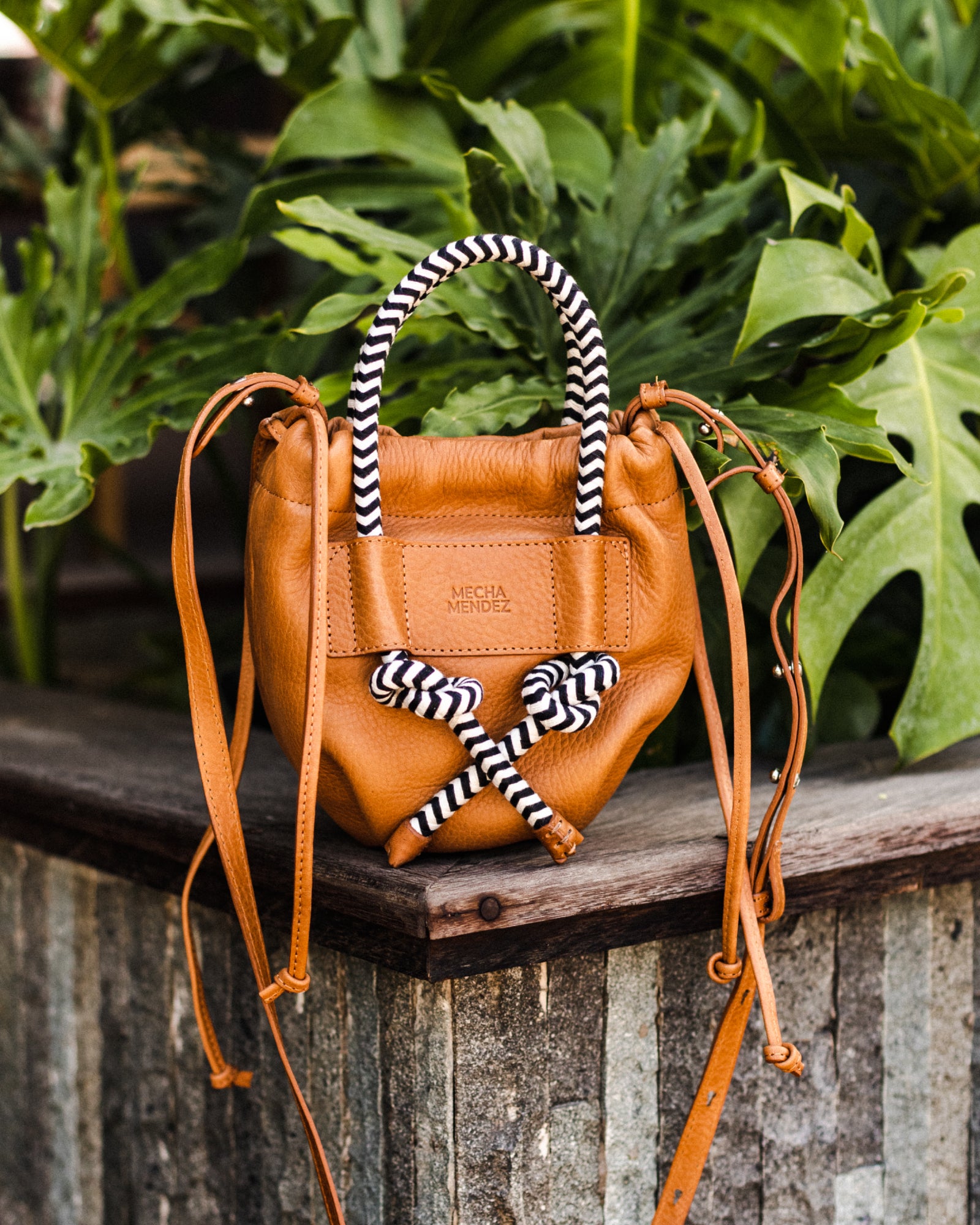 Irupe Mini Leather Bag - Tan Bataraza – MECHA MENDEZ