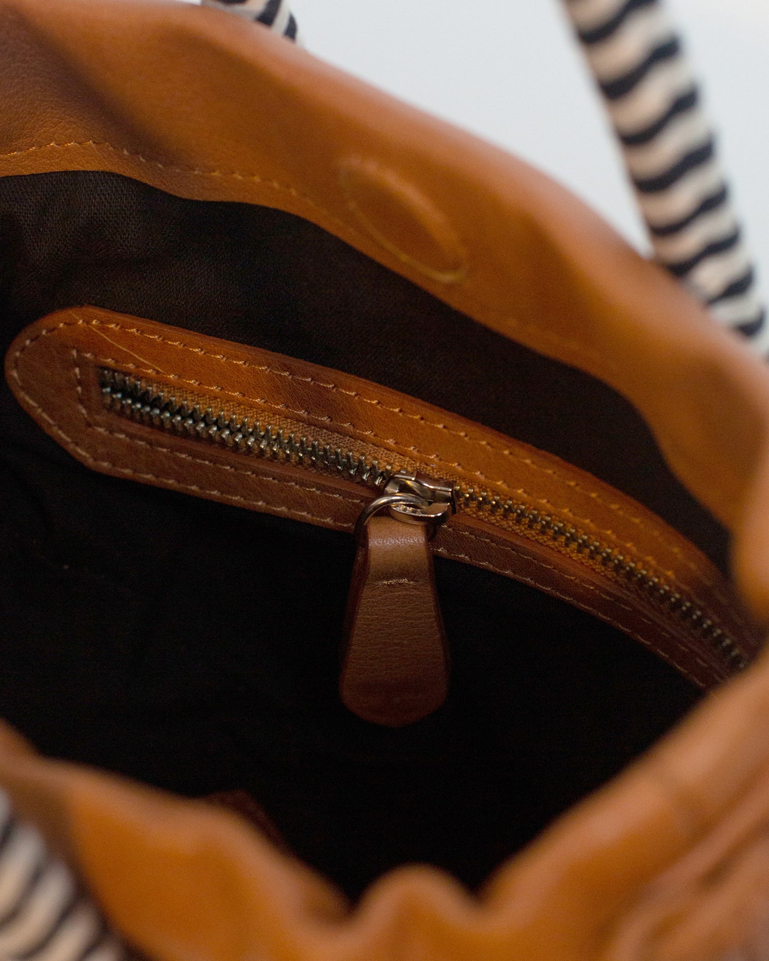 Irupe Mini Leather Bag - Tan Bataraza