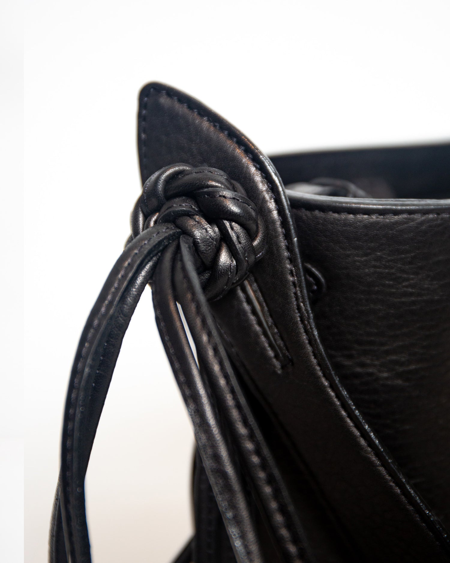 Yarara Small - Black