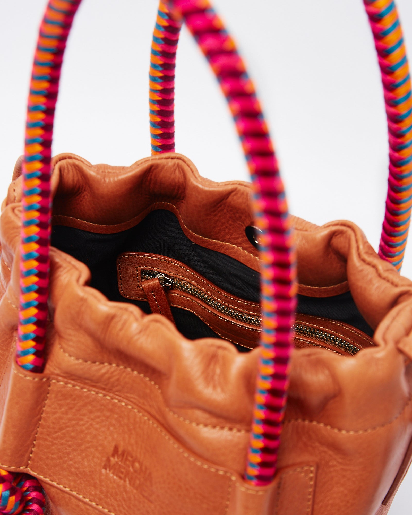 Irupe Medium Leather Bag - Tan Hypnotic – MECHA MENDEZ