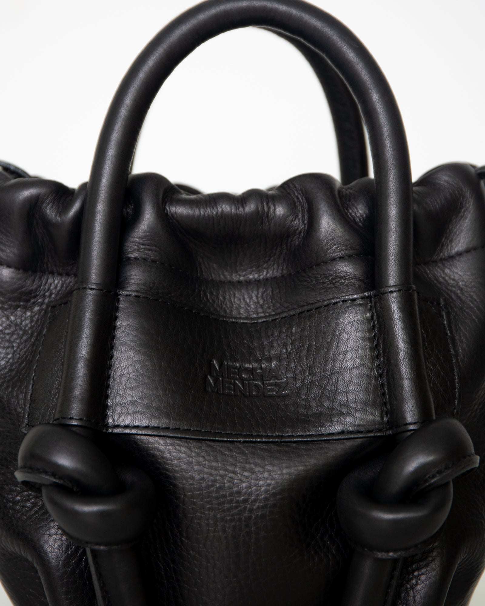 Irupe medium Leather Bag - Black – MECHA MENDEZ