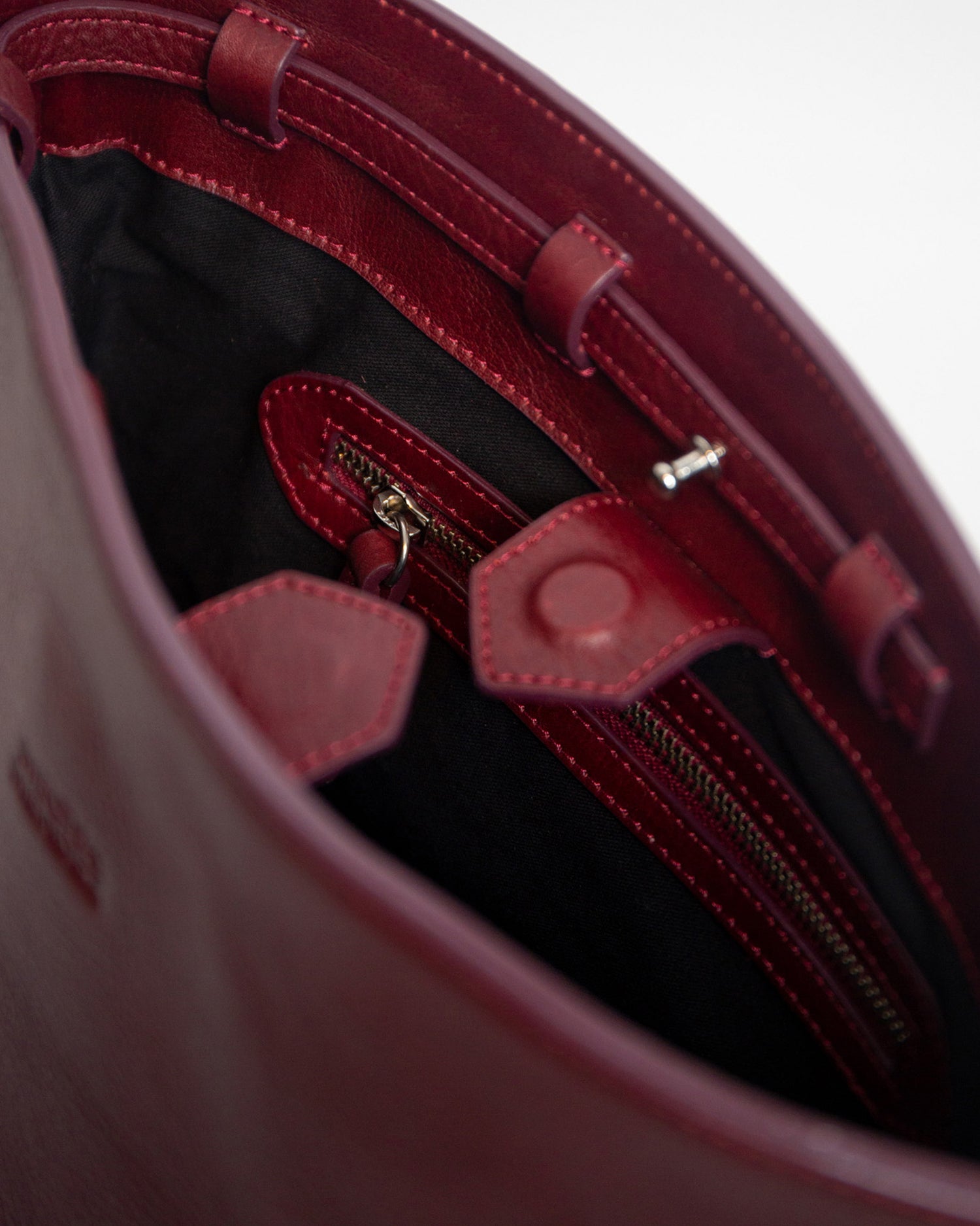 Yarara Small - Burgundy