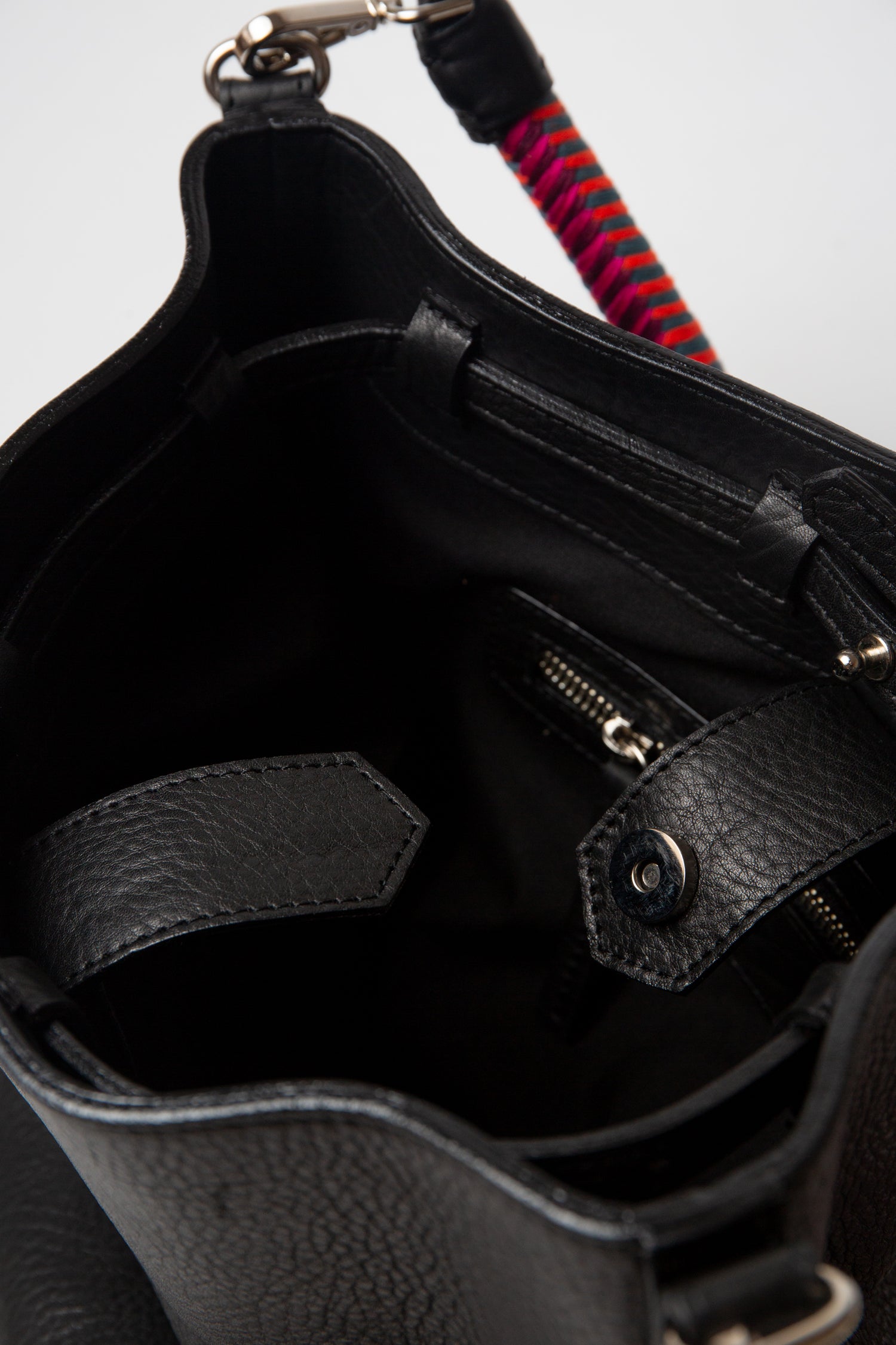 Bucket Classic - Black Hypnotic